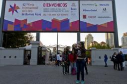 Photo credit: Creative Commons "42º Feria internacional del libro de Buenos Aires" by Augusto Starita / Ministerio de Cultura de la Nación, used under CC BY-SA 2.0